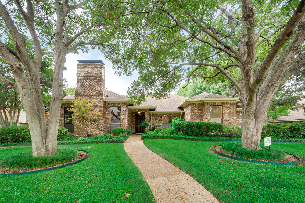 9912 Silvertree Drive, Woodbridge, Dallas